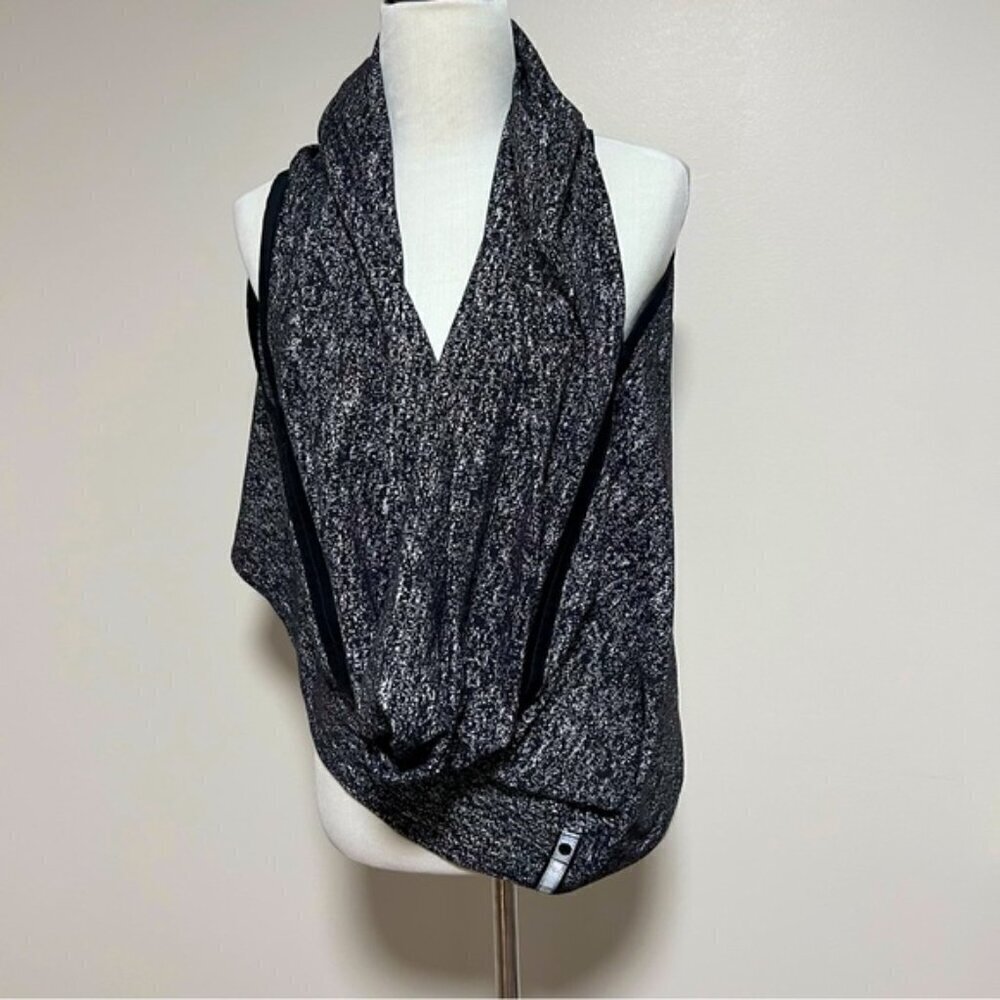 Lululemon Vinyasa Chale Scarf with Armholes - Picture 3 of 7